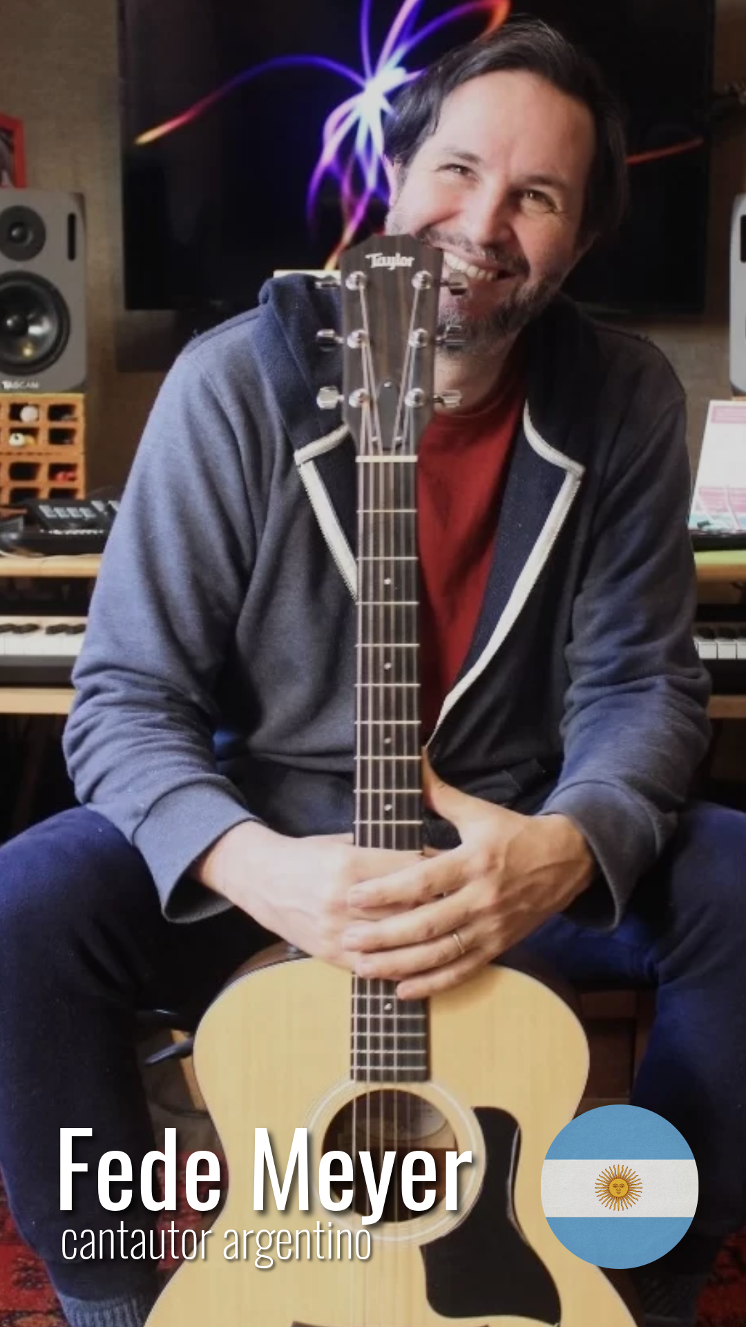 Federico Meyer, músico argentino, aborda tanto canciones propias como otras del cancionero popular argentino.